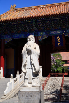 北京孔庙孔子行教像