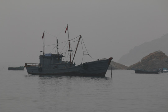 海中的渔船
