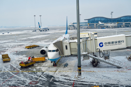 乌鲁木齐机场 雪后机场