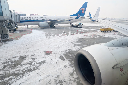 乌鲁木齐机场 降雪后的机场
