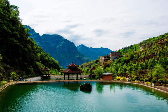 池塘 大山