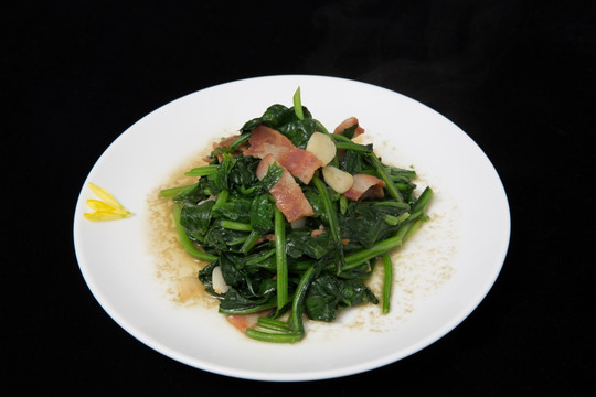 日本料理 培根炒菠菜