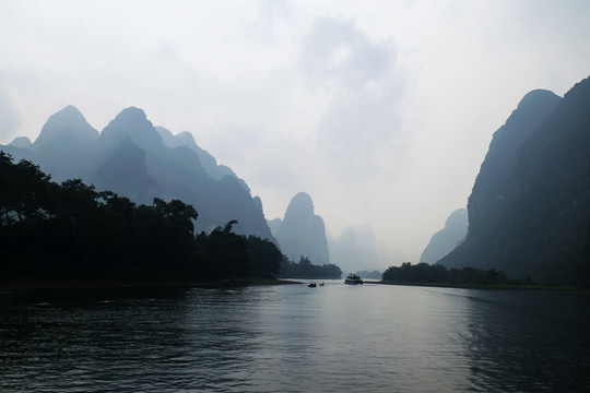 漓江烟雨