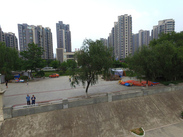 河堤