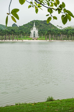 湖畔 教堂 山水