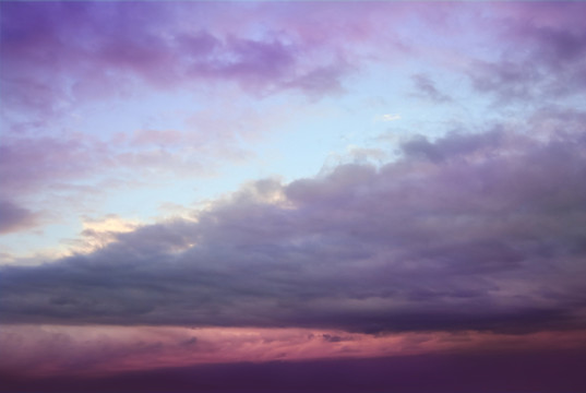 紫色天空多彩云紫色云层