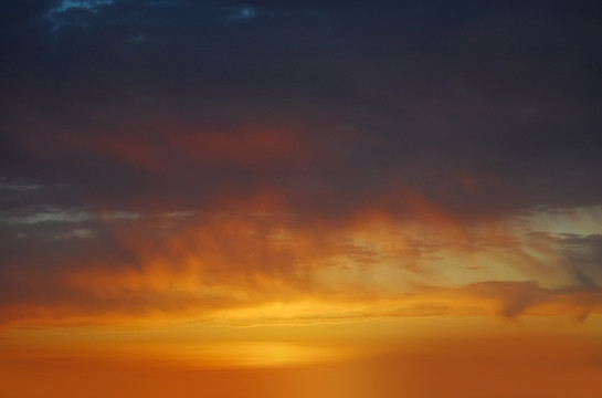 黄昏日落天空