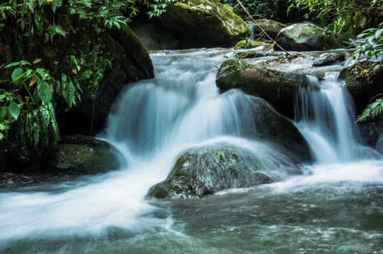 山泉溪流