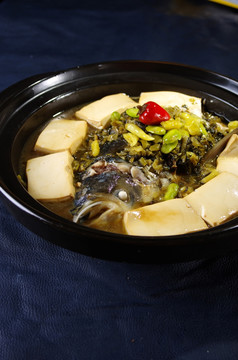 酸菜泡椒鱼头豆腐煲2