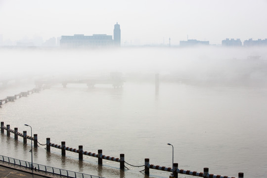 上海国际邮轮码头大雾1