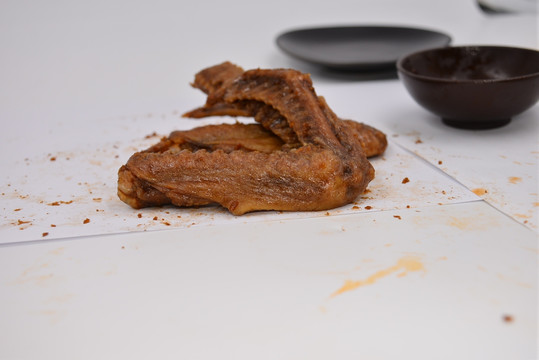 酱香鸭翅高清照片