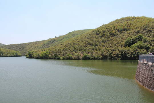 湖水