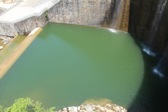 水坝