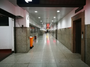 杭州站的走廊