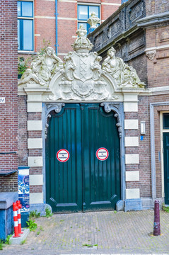 荷兰阿姆斯特丹门头雕塑