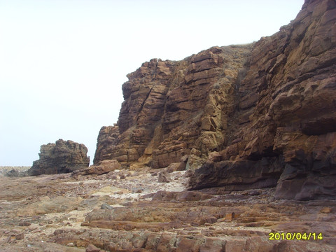 多孔海蚀崖悬崖地貌