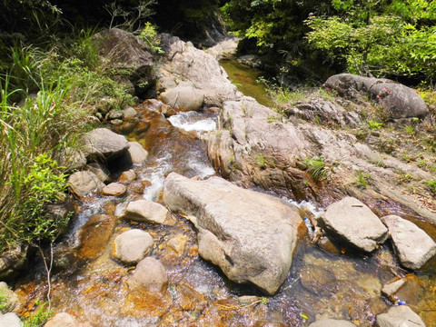 山间流水