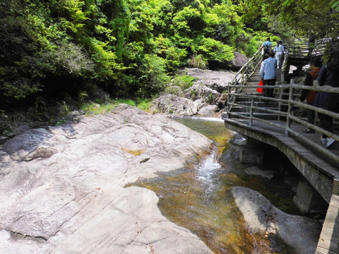 梁野山栈道