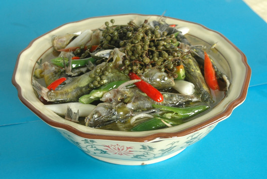 鲜椒黄骨鱼