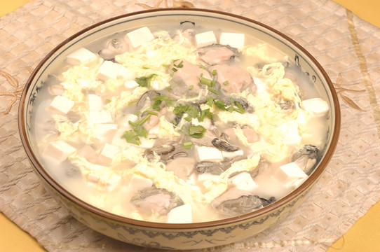 海蛎子炖豆腐