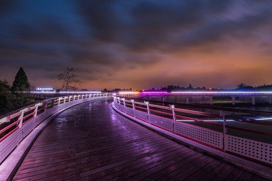 成都三道堰古镇彩虹桥夜景