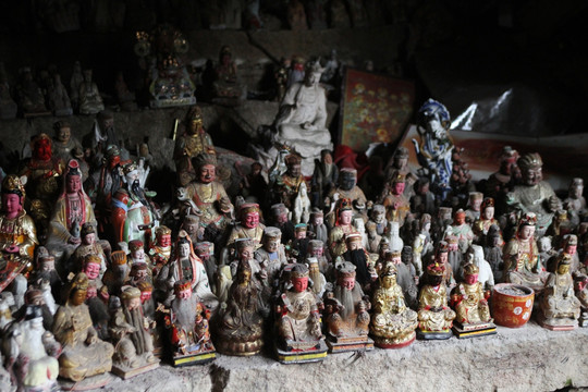南普陀寺 旧佛像 山洞