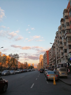 城市夕阳街景