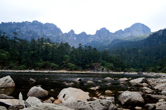螺髻山黑龙潭