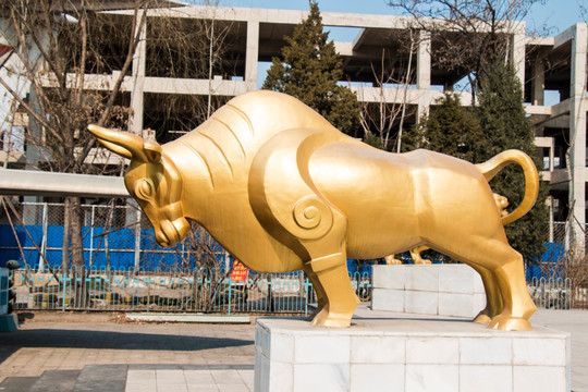 金牛雕塑