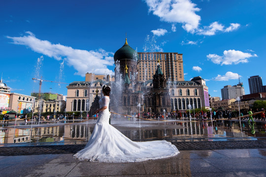 广场上的新娘