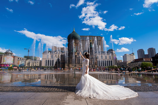广场上的新娘