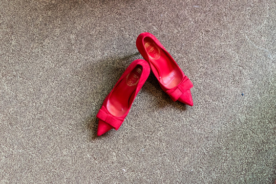 红鞋 婚鞋