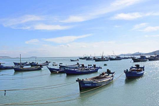 蓬莱长岛蓝天渔船