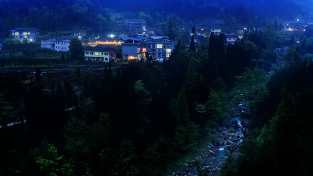 山村夜景