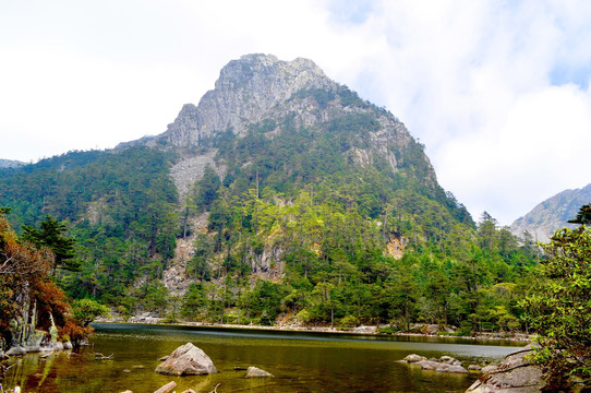四川螺髻山黑龙潭风光