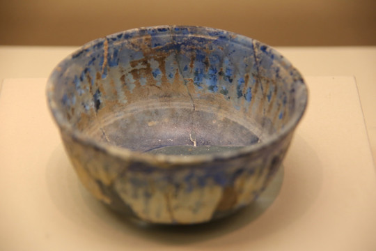 公元1世纪卡耶特法奥模制玻璃碗
