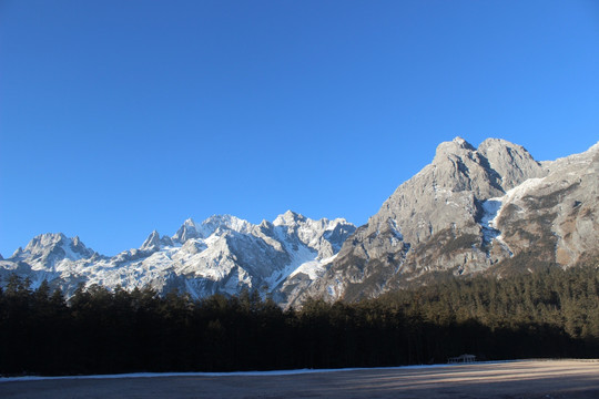 玉龙雪山 丽江 日出