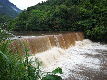 山洪