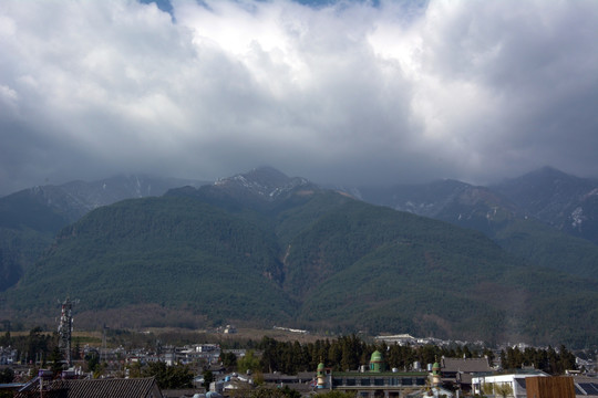 苍山 乌云 大理古城