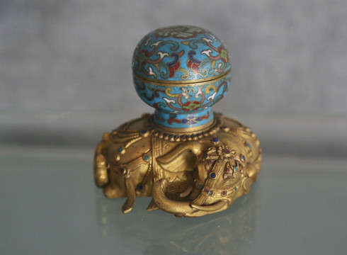 清代乾隆铜珐琅炉瓶圆盒