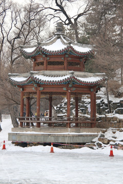 避暑山庄晴碧亭雪景