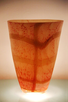 玻璃璃艺术品红色深腹杯
