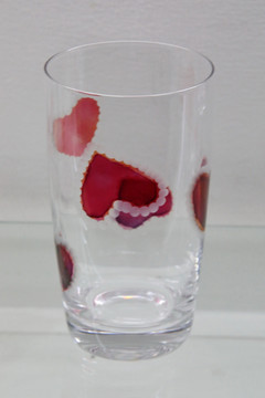 玻璃艺术品红色花瓣纹透明深腹杯