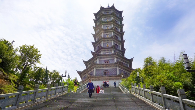 舍利塔雄姿