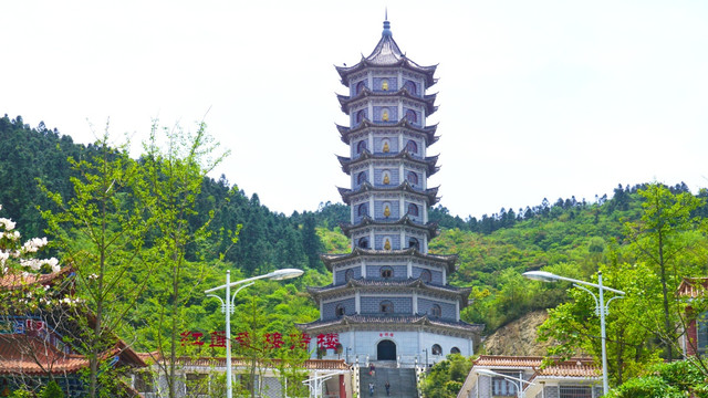 红莲寺舍利塔