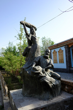 维吾尔族雕像