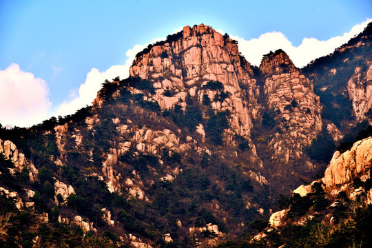 巍峨大山