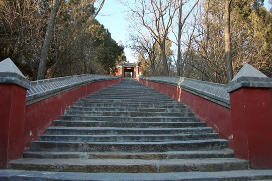 寺庙长阶梯