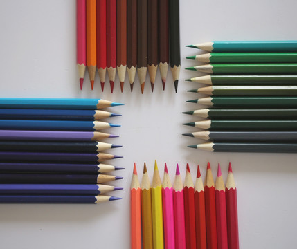彩铅笔