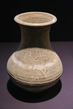 汉代的彩绘陶瓶